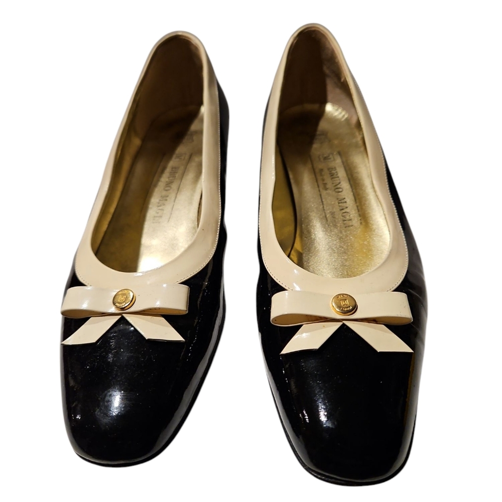 Bruno Magli Women's Black and Cream Bow Pumps